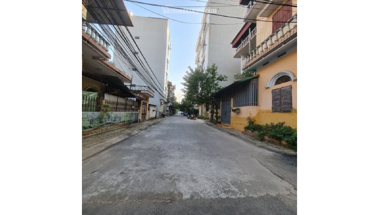 Đông Dư, Gia Lâm, Hà Nội. Diện tích 123m2, đường 4m thông, gần đường 39 giá đầu tư. Lh 0989894845
